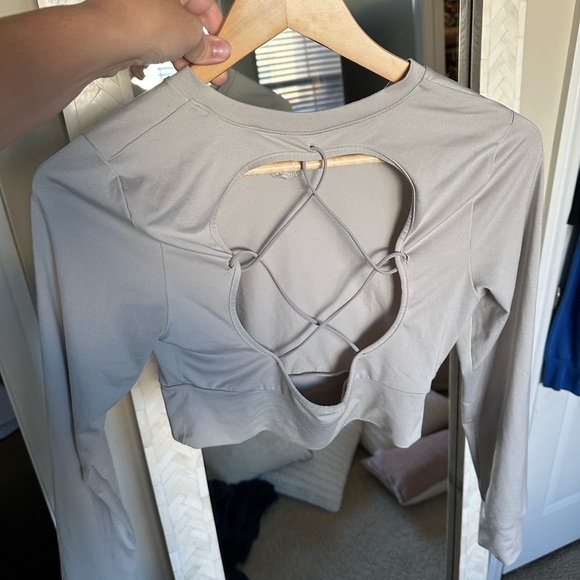 Gymshark Light Gray Open Back Long Sleeve Workout Shirt - Picture 3 of 8
